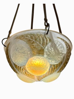 1921 René Lalique Chandelier Dahlias Verre Opalescent Patina Sépia