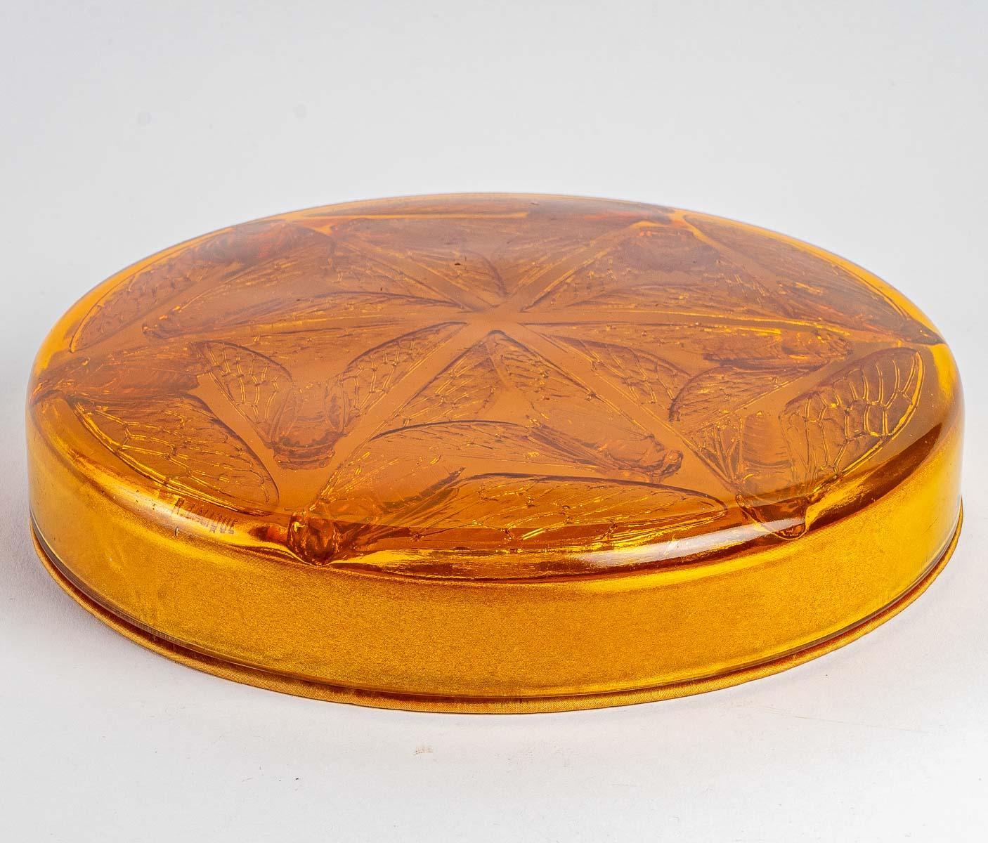 French 1921 Rene Lalique Cigales Orange Opalescent Box with Satin Base, Cicadas