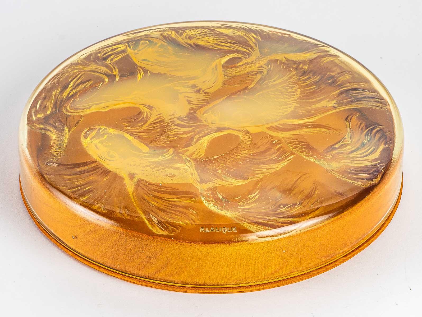 Art Deco 1921 Rene Lalique Cyprins Yellow Opalescent Box with Satin Base, Fishes