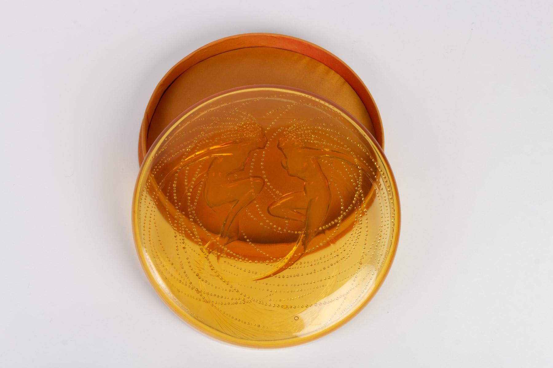 1921 Rene Lalique Deux Sirenes Orange Opalescent Box with Satin Base, Mermaids In Good Condition In Boulogne Billancourt, FR