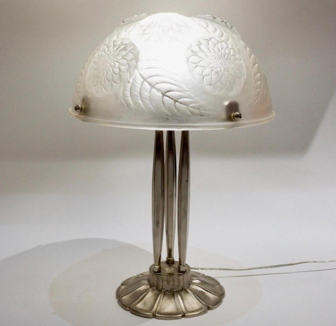 Early 20th Century 1921 Rene Lalique - Lamp Dahlias Frosted Glass & Nickeled Bronze