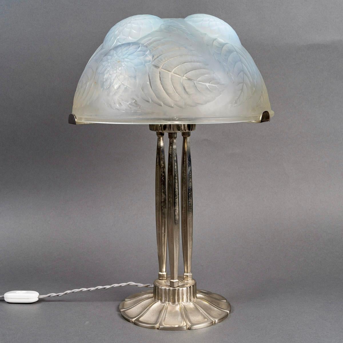 Art Deco 1921 Rene Lalique - Lamp Dahlias Opalescent Glass & Nickeled Bronze
