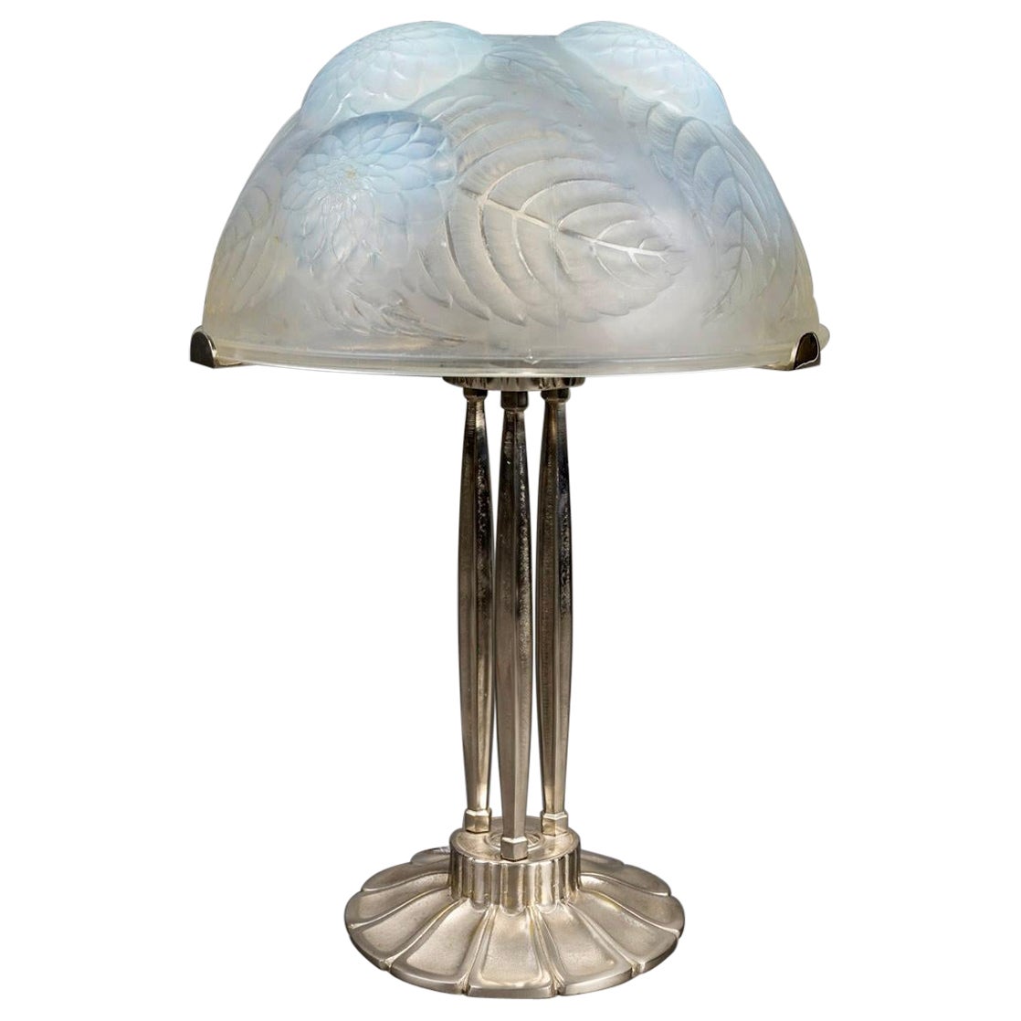 1921 Rene Lalique - Lamp Dahlias Opalescent Glass
Nickeled Bronze