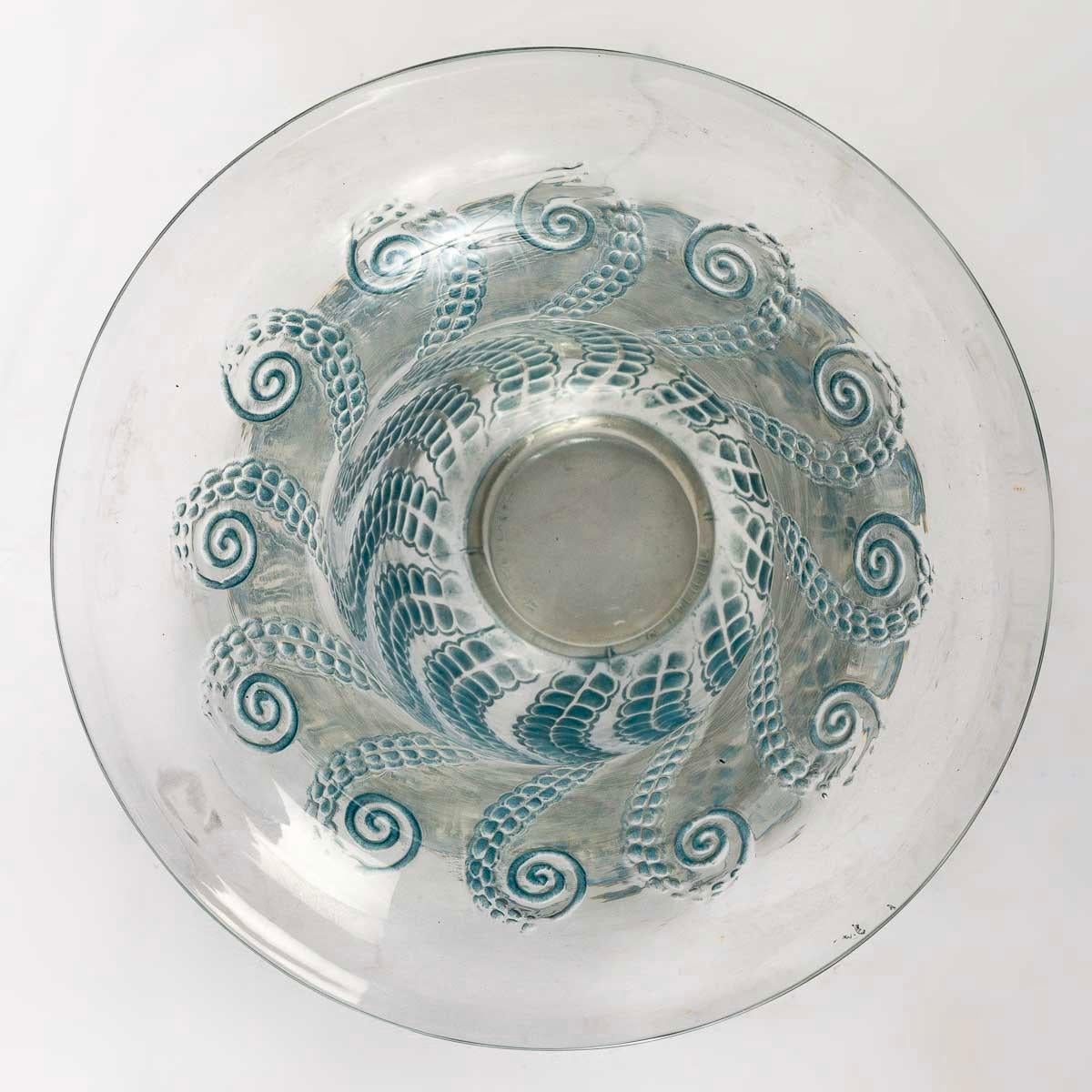 French 1921 René Lalique Meduse Vase in Clear Glass with Blue Patina