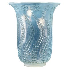 Antique 1921 René Lalique Meduse Vase in Opalescent Glass with Blue Patina, Medusa