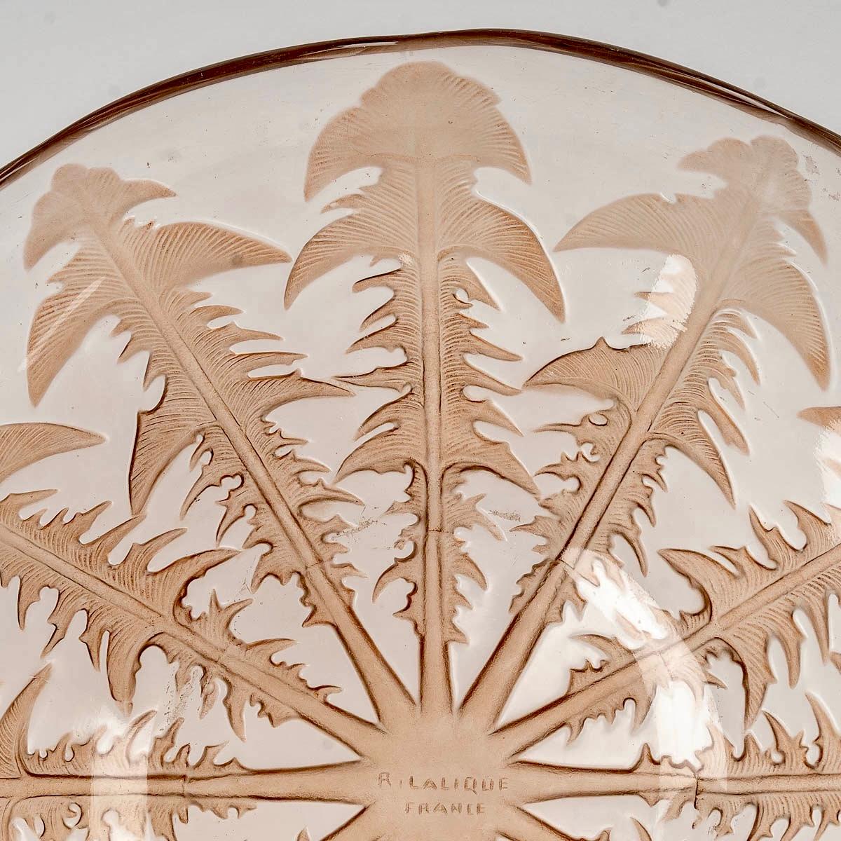 European 1921 René Lalique, Pair of Plates Dishes Pissenlit Glass with Sepia Patina