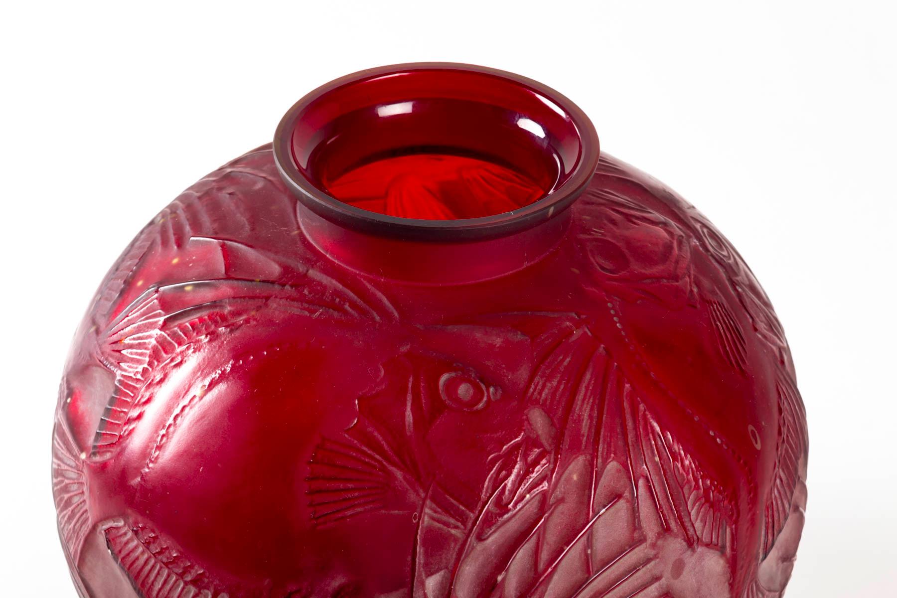 1921 René Lalique Poissons Vase Cased Red Cherry Glass 5