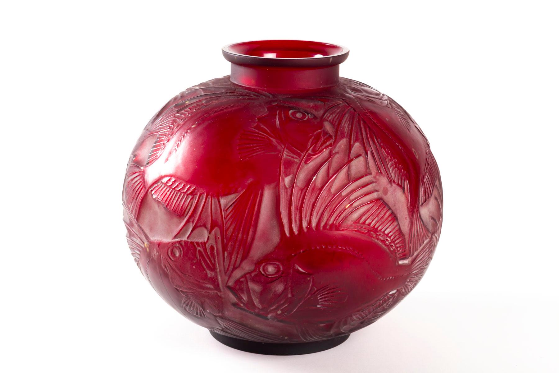 Art Deco 1921 René Lalique Poissons Vase Cased Red Cherry Glass