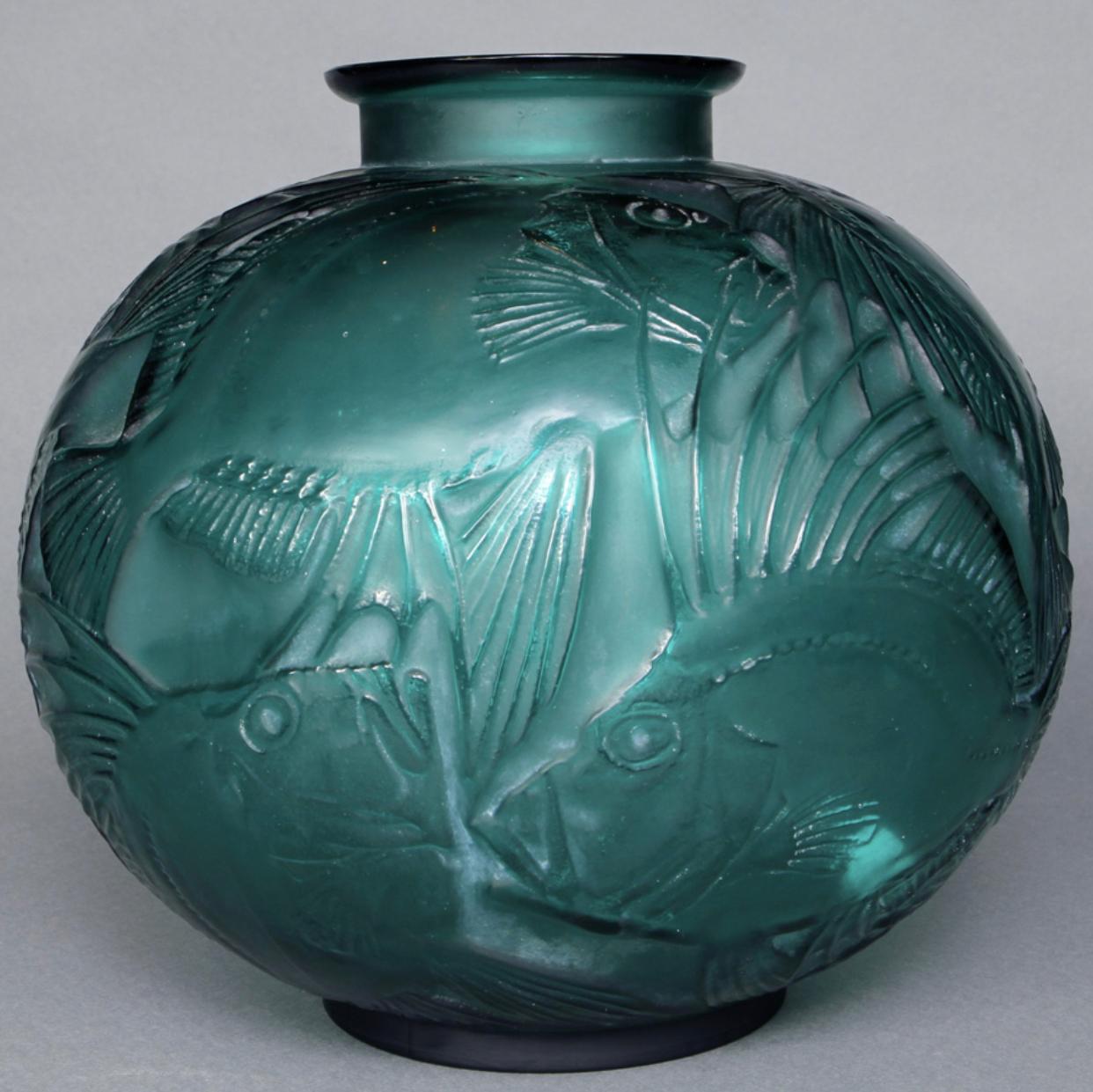 Art Deco 1921 René Lalique Poissons Vase Tale Green Glass