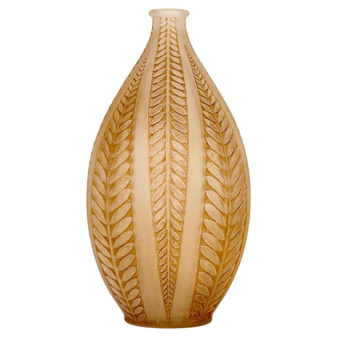 1921 René Lalique - Vaso in vetro d
acacia con patina seppia in vendita