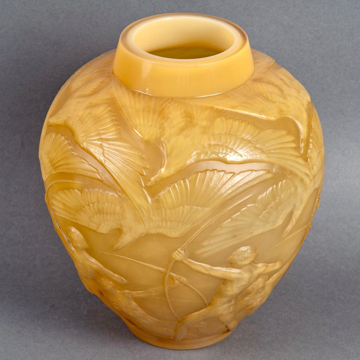 French 1921 René Lalique - Vase Archers Cased Butterscotch Glass With Sepia Patina