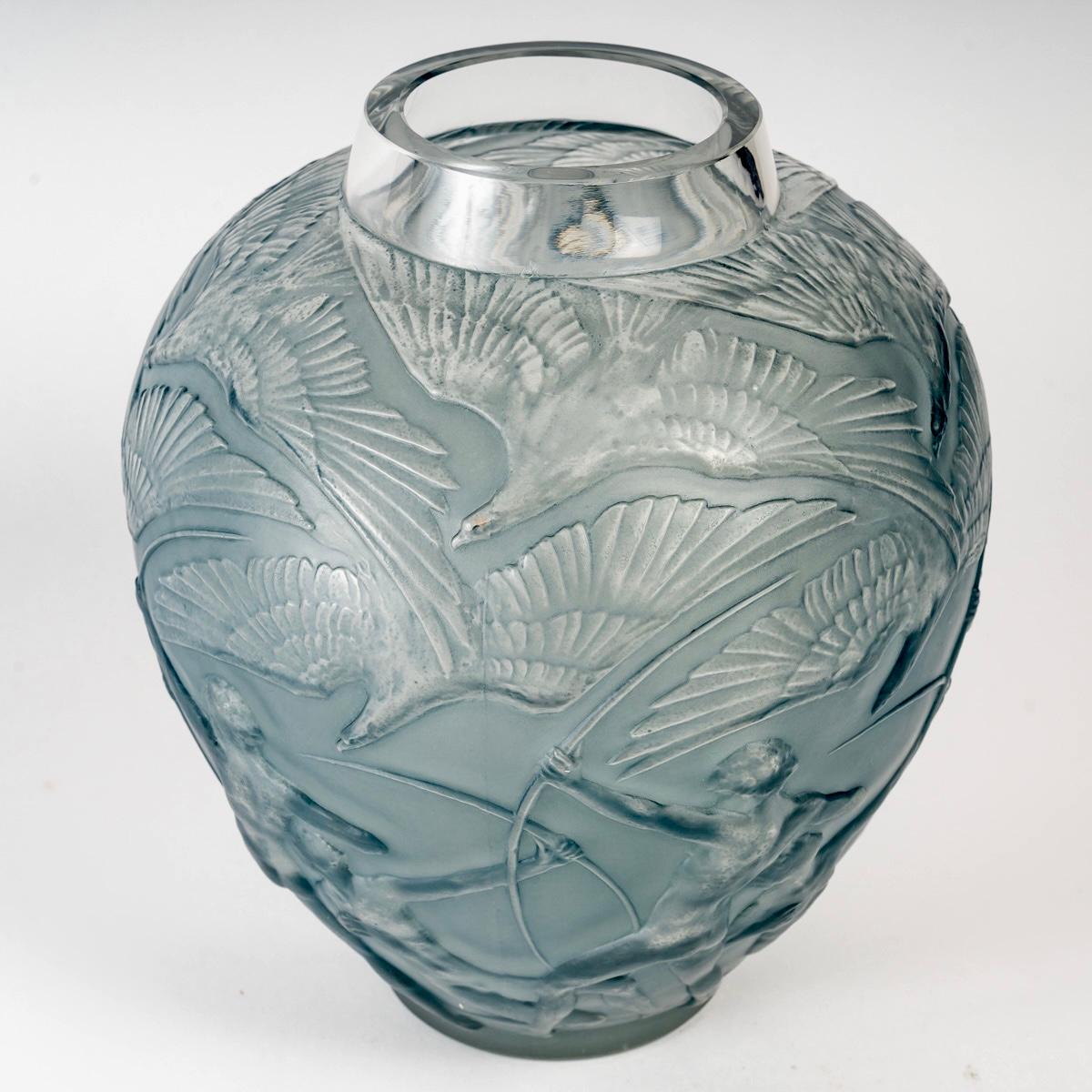 French 1921 René Lalique Vase Archers Frosted Glass with Blue Patina