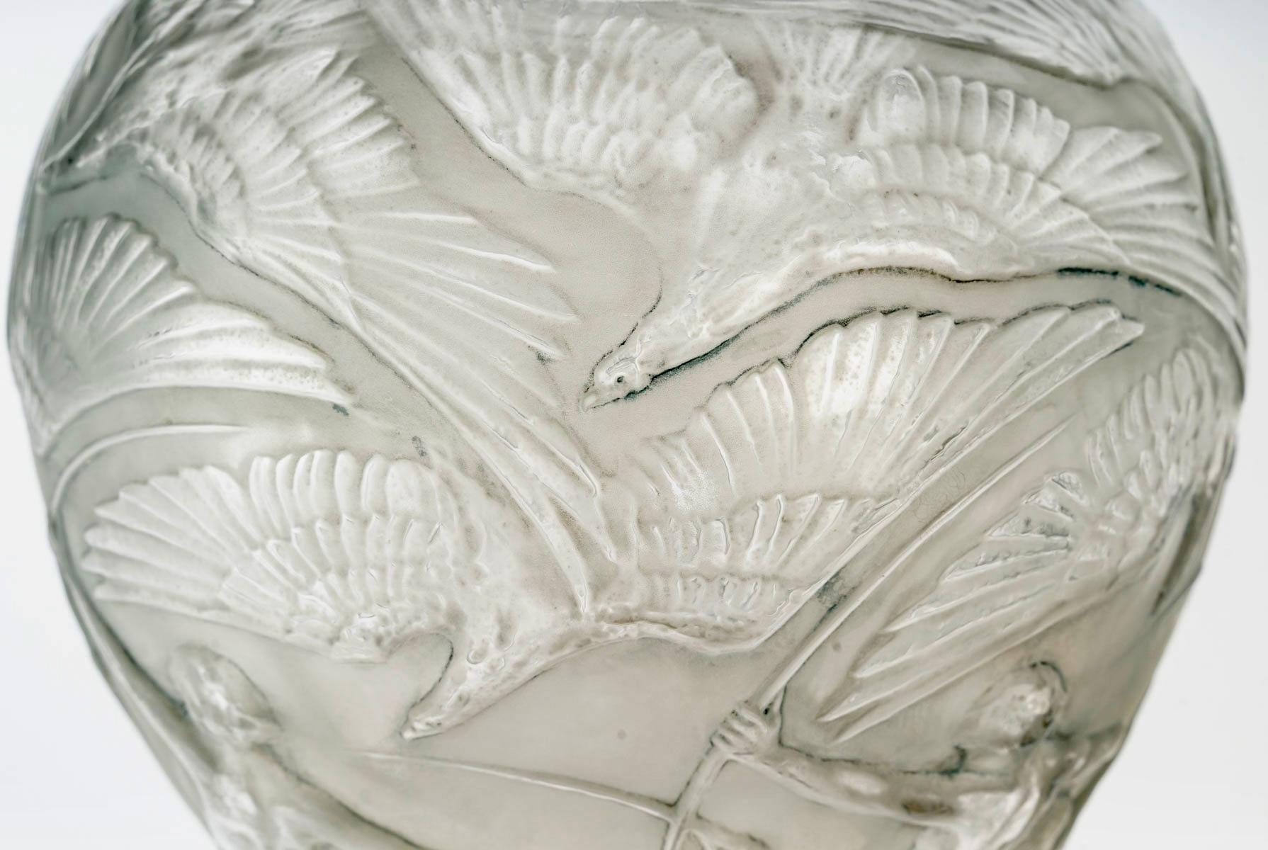 1921 René Lalique - Jarrón Arqueros De Cristal Con Pátina Gris Francés en venta