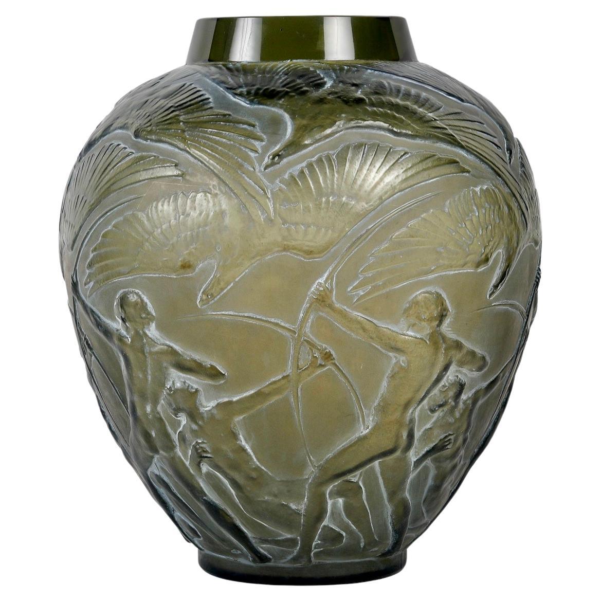 1921 René Lalique Vase Archers Grey Topaz Smoked Glass White Patina
