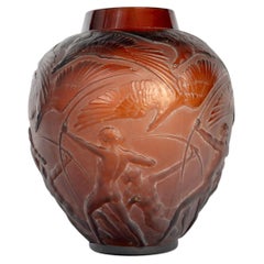 1921 René Lalique - Vase Archers Red Amber Glass With White Patina