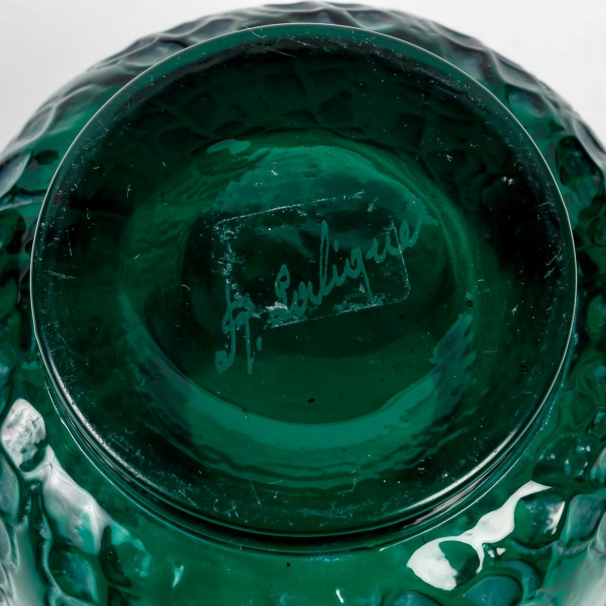 Moulé 1921 Greene & Greene Greene Lalique Vase Meduse Verre Vert Emeraude avec Patina Blanche en vente