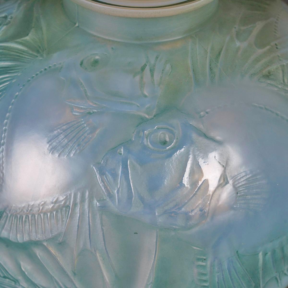 French 1921 René Lalique Vase Poissons Cased Opalescent Glass Blue Green Patina Fishes For Sale