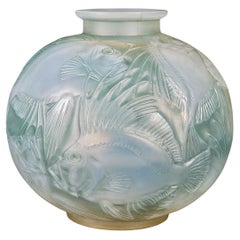 1921 René Lalique Vase Poissons Cased Opalescent Glass Blue Green Patina Fishes