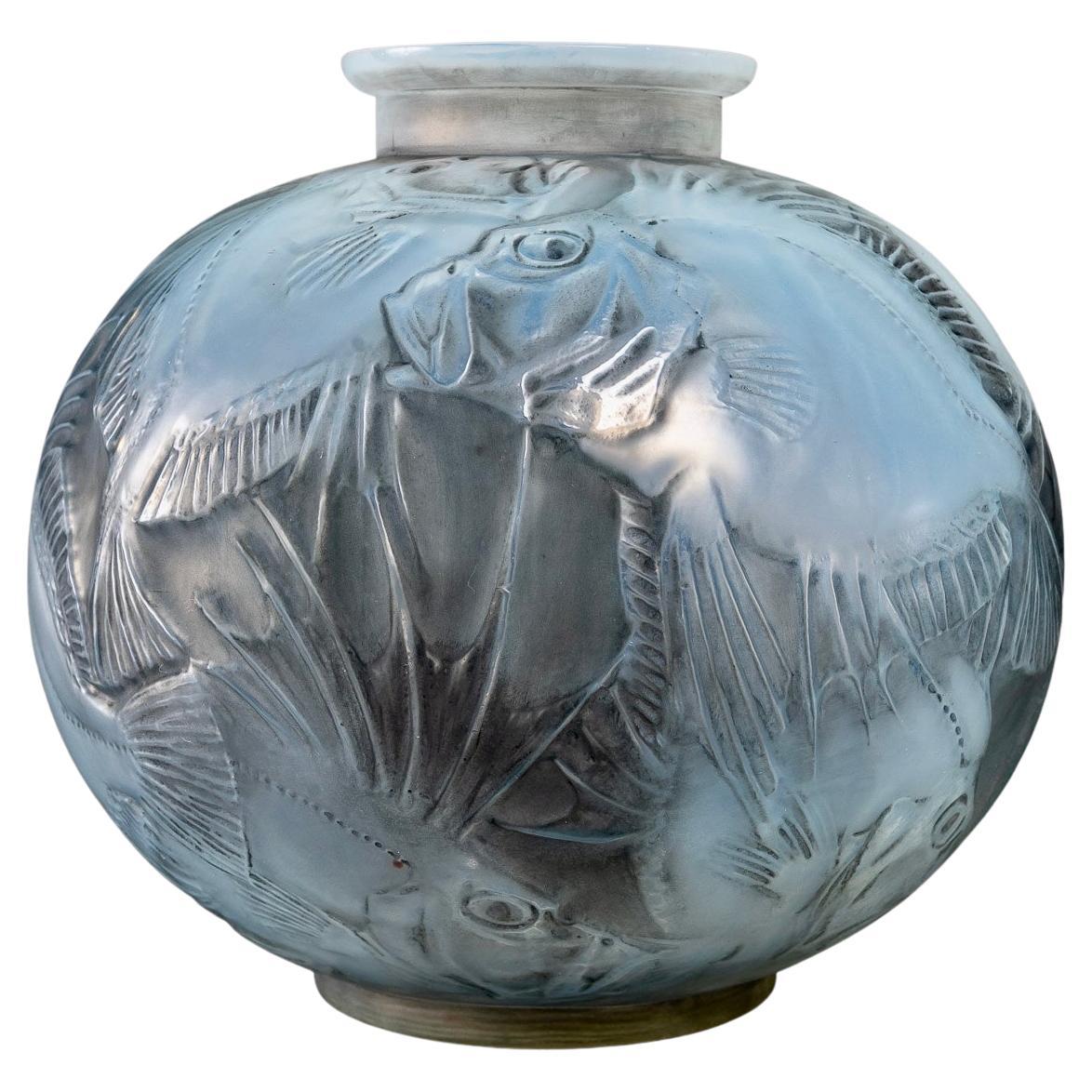 1921 René Lalique, Vase Poissons Cased Opalescent Glass Grey Patina, Fishes  For Sale at 1stDibs