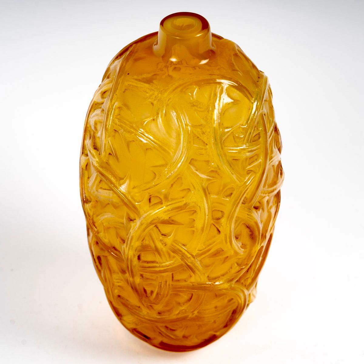 1921 René Lalique - Vase Ronces Überfangenes Gelbes Opaleszierendes Glas (Art déco) im Angebot