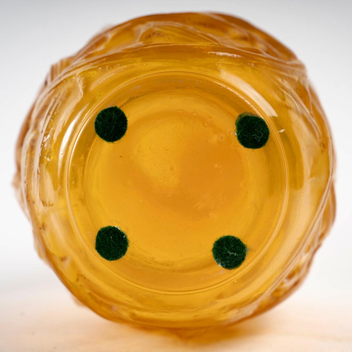 1921 René Lalique - Vase Ronces Überfangenes Gelbes Opaleszierendes Glas (Französisch) im Angebot