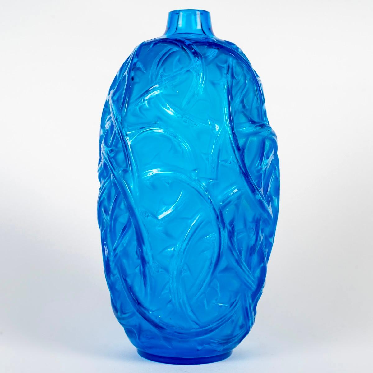 Art Deco 1921 René Lalique - Vase Ronces Electric Blue Glass with White Patina
