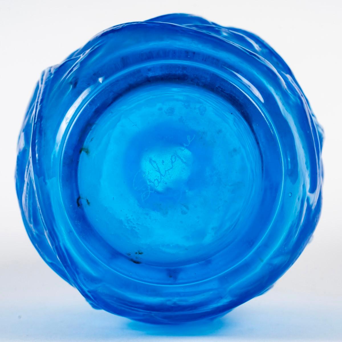 Early 20th Century 1921 René Lalique - Vase Ronces Electric Blue Glass with White Patina