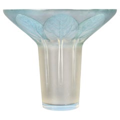 1921 René Lalique - Vase Violettes Opalescent Glass With Blue Patina