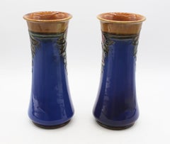 1922-1927 Coppia di vasi Arts & Crafts di Royal Doulton, Inghilterra