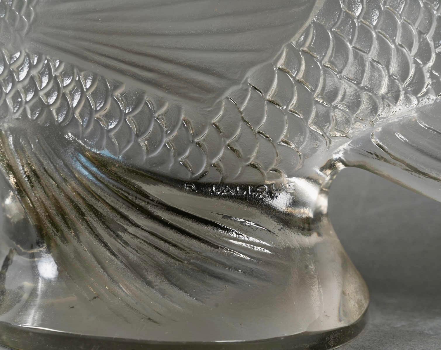 Molded 1922 Rene Lalique - Sculpture Gros Poissons Algues Fishes Glass Bronze Base For Sale