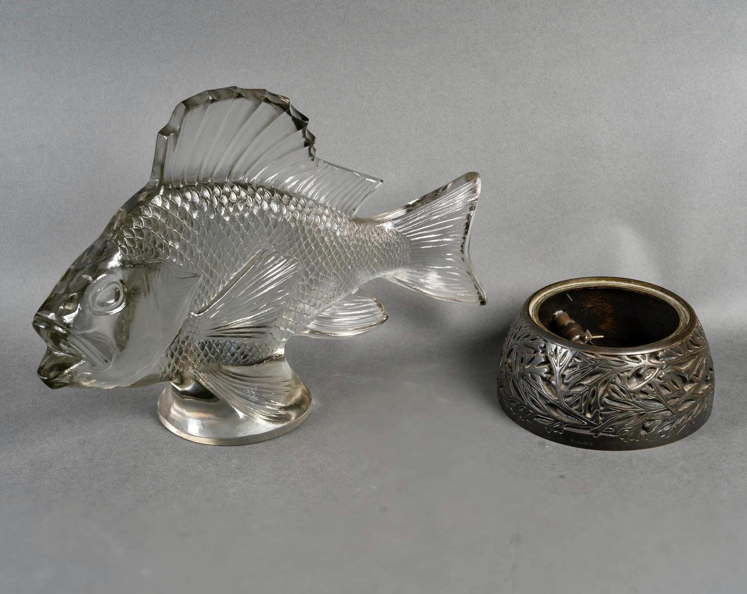 Early 20th Century 1922 Rene Lalique - Sculpture Gros Poissons Algues Fishes Glass Bronze Base For Sale