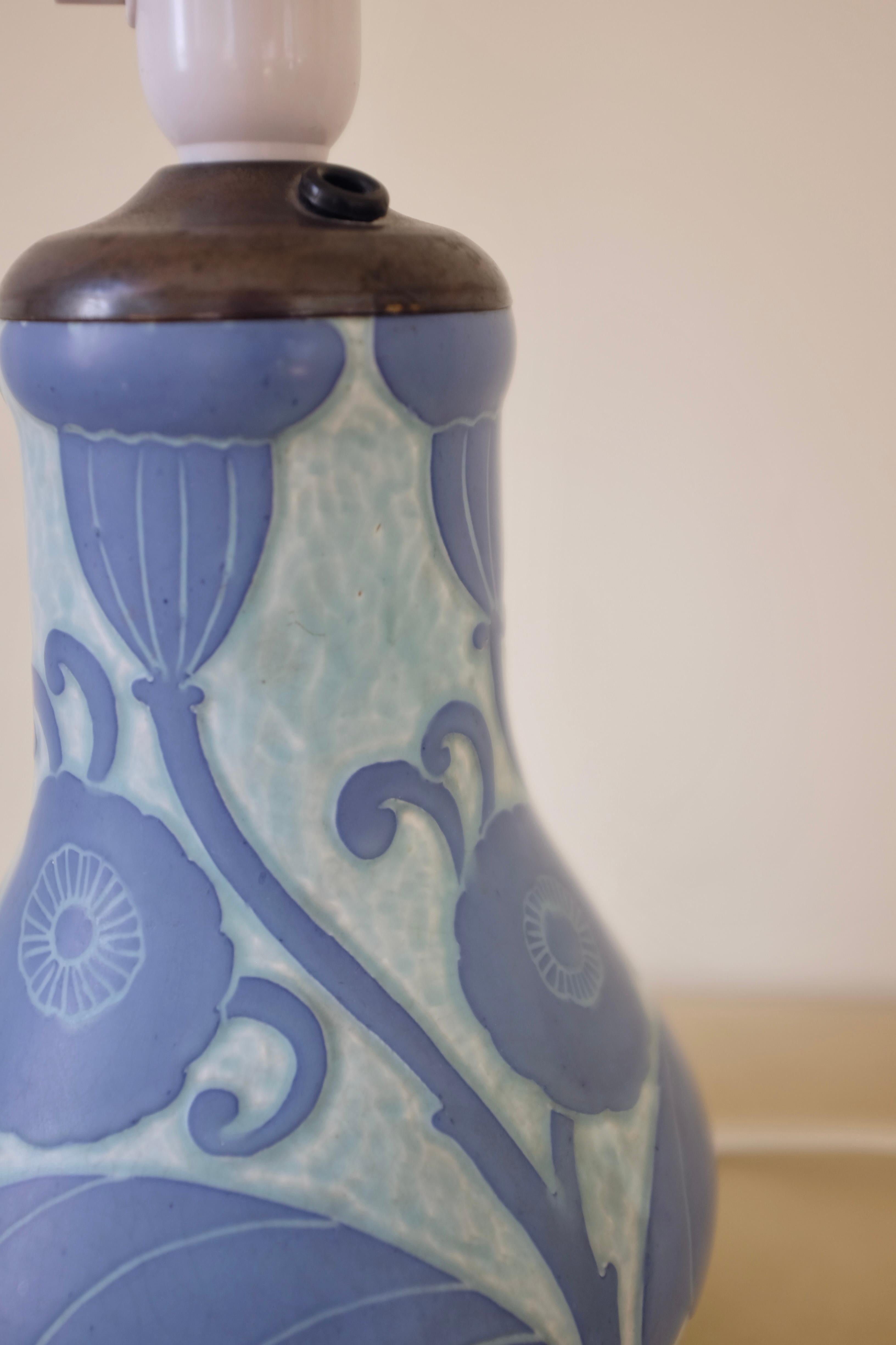 1922 Lampe Sgraffito de Josef Ekberg Bon état - En vente à New York, NY