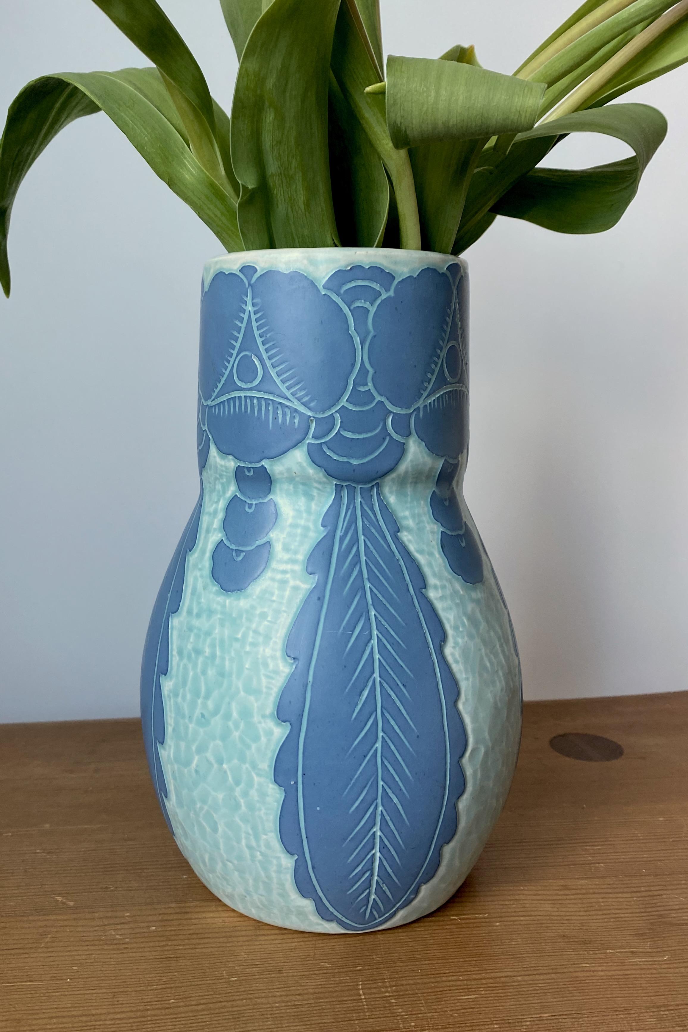 Arts and Crafts Vase sgraffite de Josef Ekberg de 1922 en vente