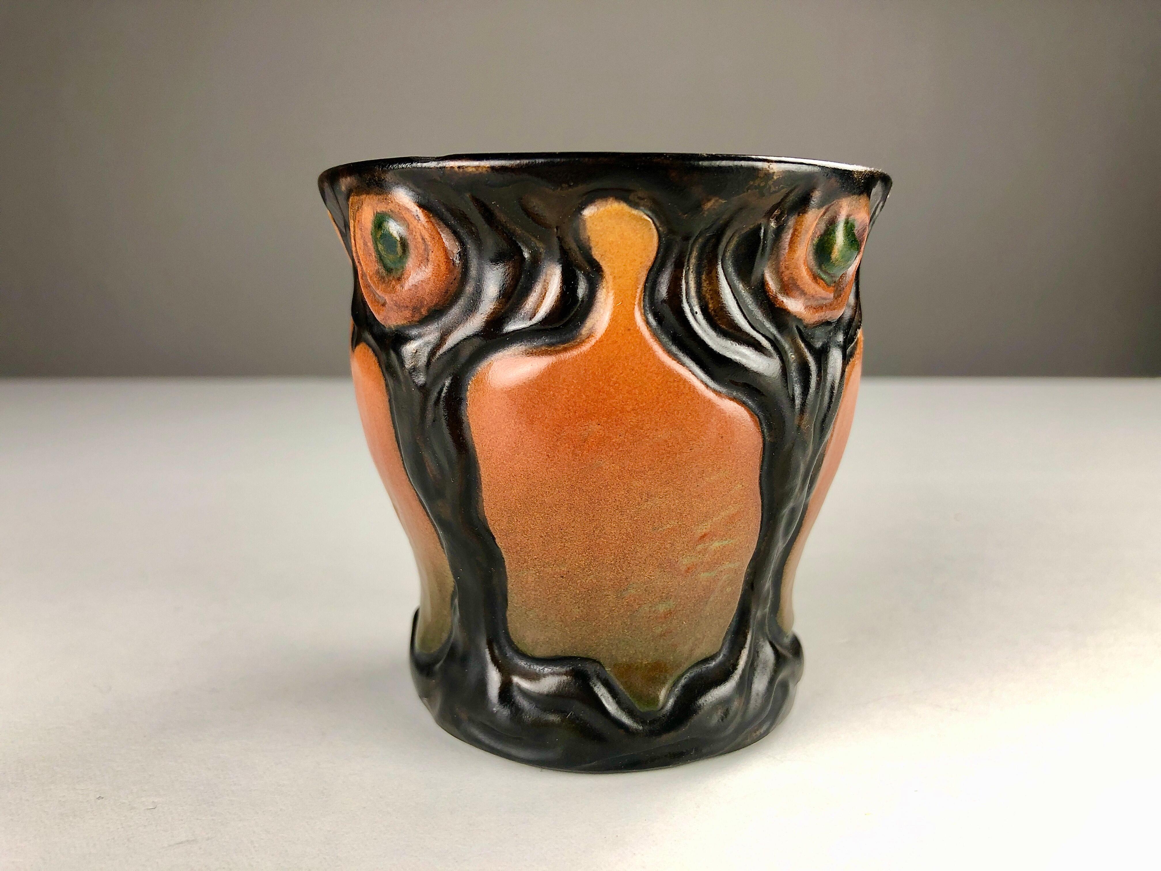 Hand-crafted small Danish Art Nouveau vase/bowl  by Axel Jensen for P. Ipsens Enke designed in 1905

The vase is in good vintage condition

Ipsens Enke (1843 - 1955) was a very succesfull company that especially during the first part of the 1900´s