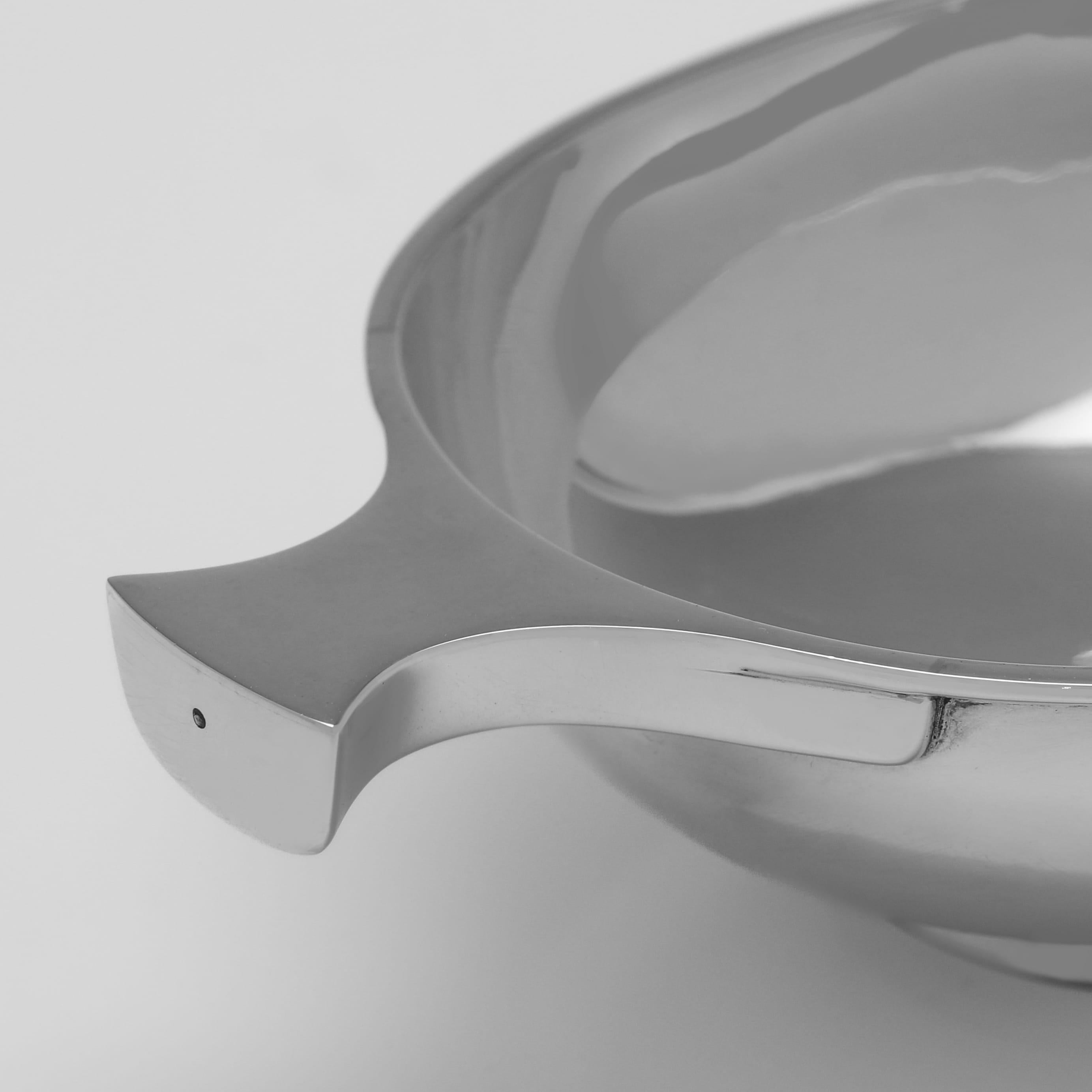 1923 Birmingham Sterling Silver Oval Quaich by Deakin & Francis, 3.69 ozt In Good Condition For Sale In London, London