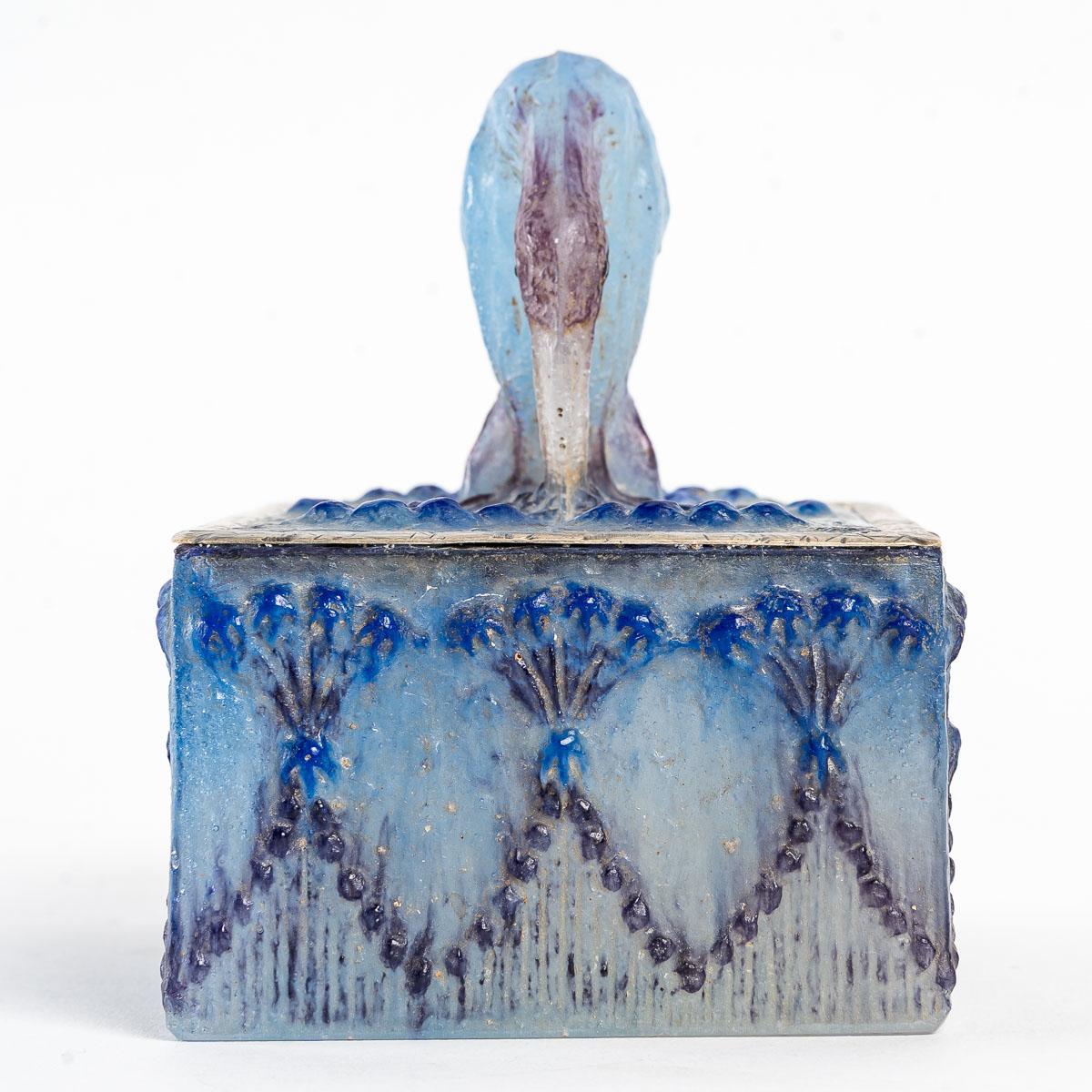 1923 Gabriel Argy Rousseau, Schachtel Ibis Pate De Verre Glas (Geformt)