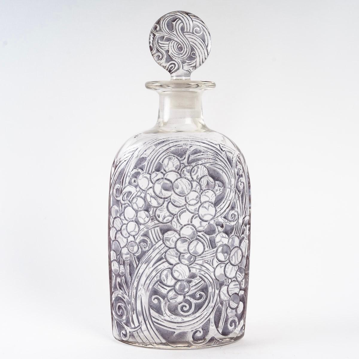 Early 20th Century 1923 René Lalique Decanter Raisins Glass with Dark Purple Patina, Graps