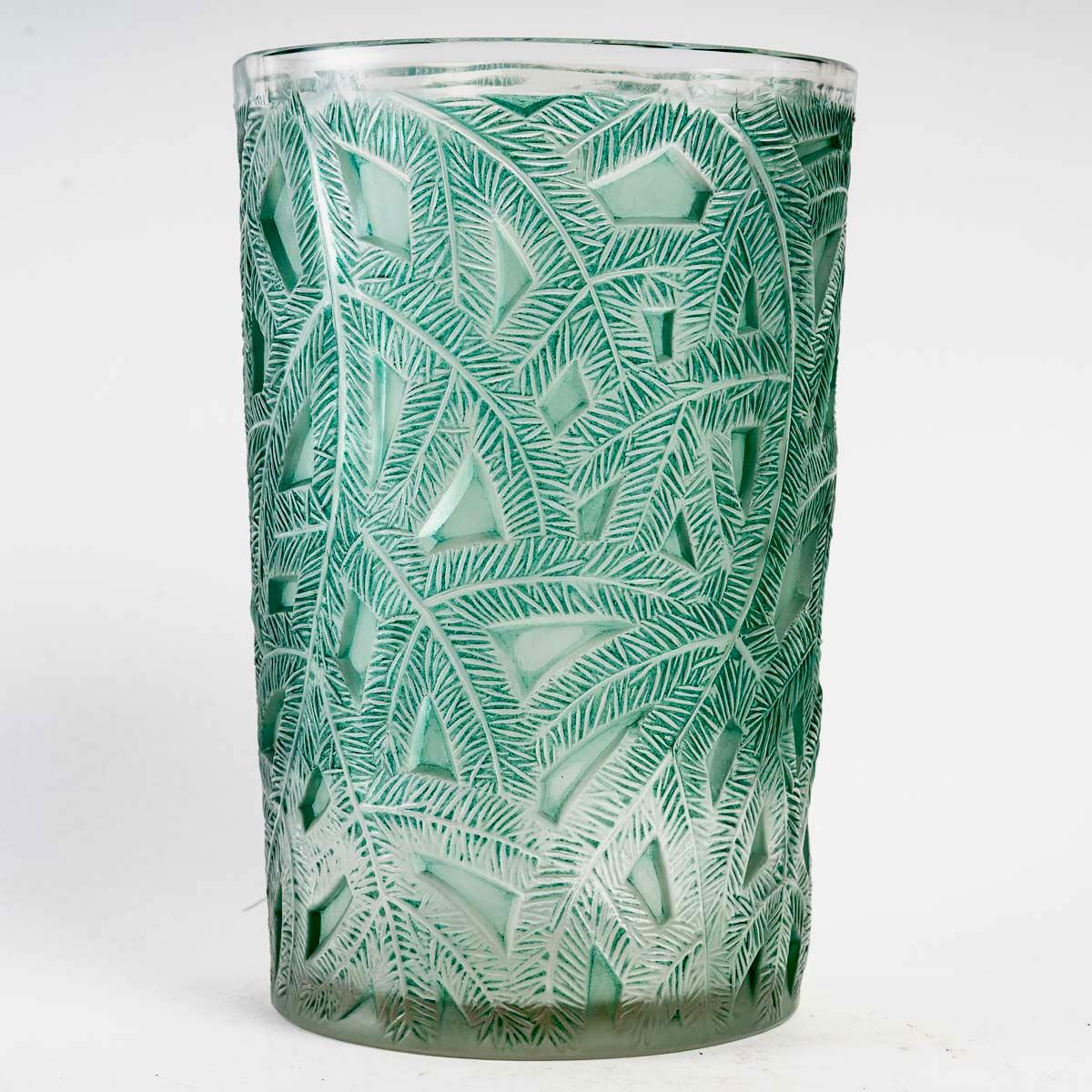 Art Deco 1923 René Lalique Epicea Vase in Frosted Glass with Green Patina, Spruce