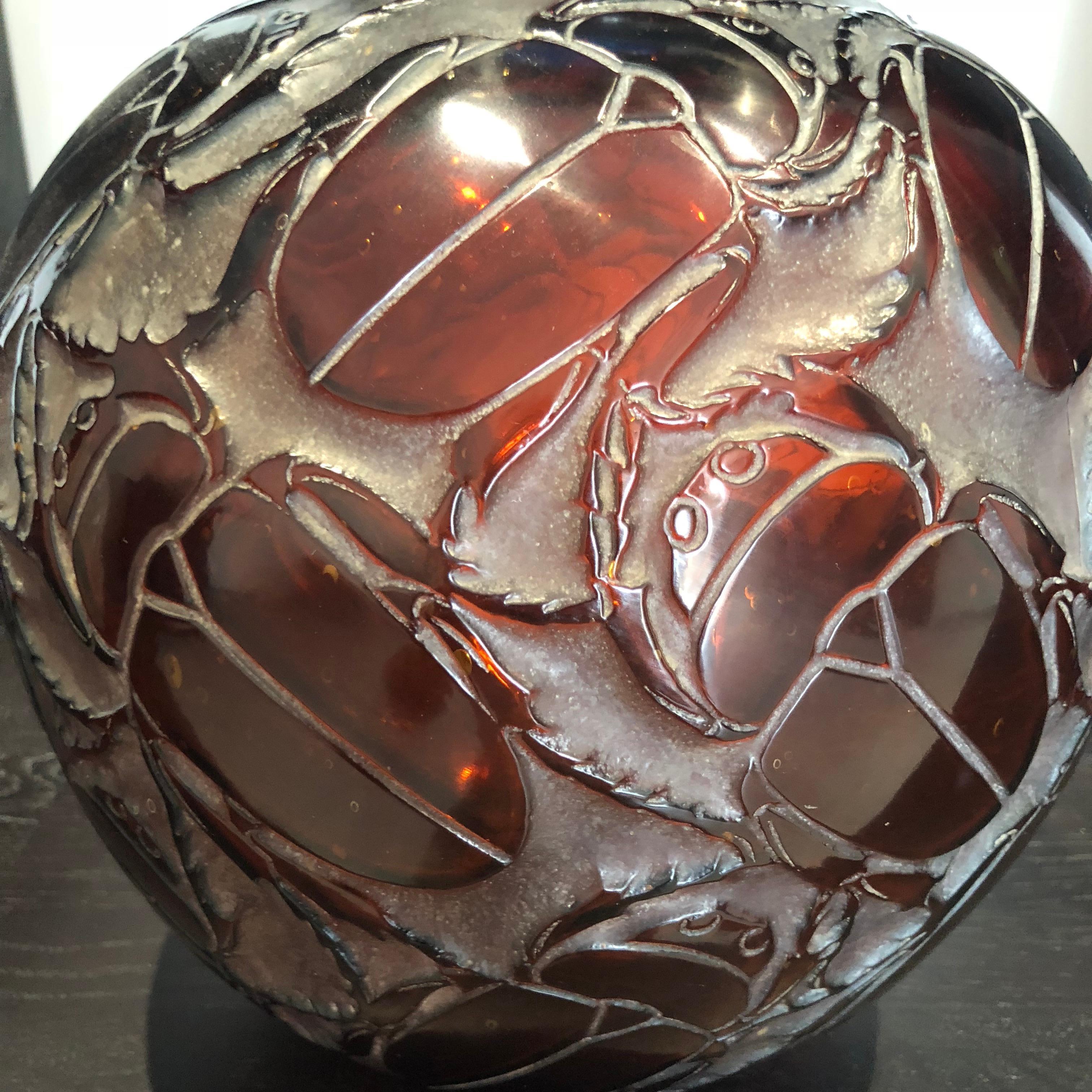 1923 Rene Lalique Gros Scarabees Vase Red Amber Glass, Beetles In Good Condition In Boulogne Billancourt, FR