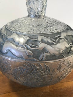 1923 René Lalique Lievres Vase in Frosted and Blue Stained Glass, Hares Rabbit