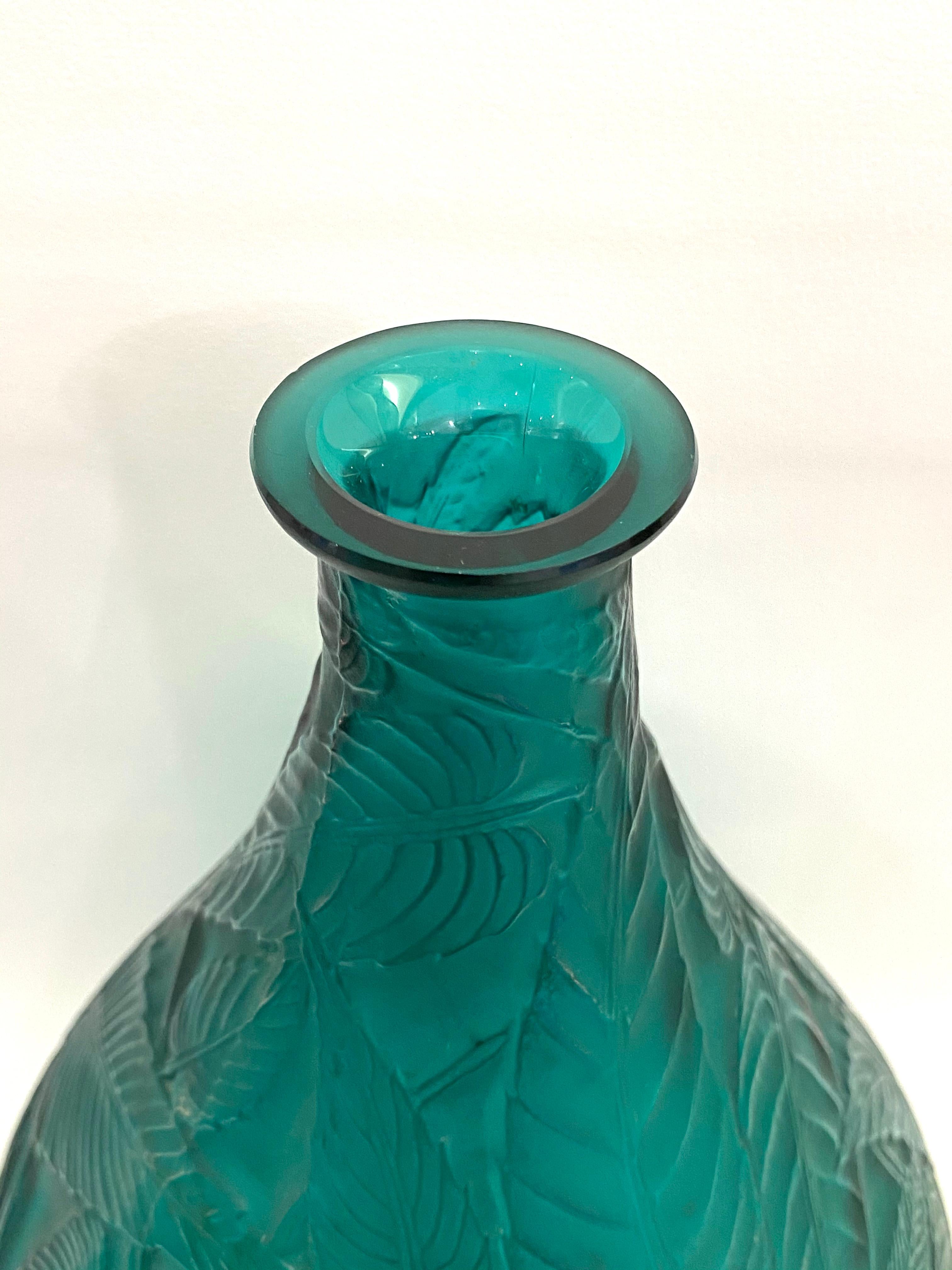 Art Deco 1923 René Lalique Sauges Vase in Tale Green Glass Sage Leaves
