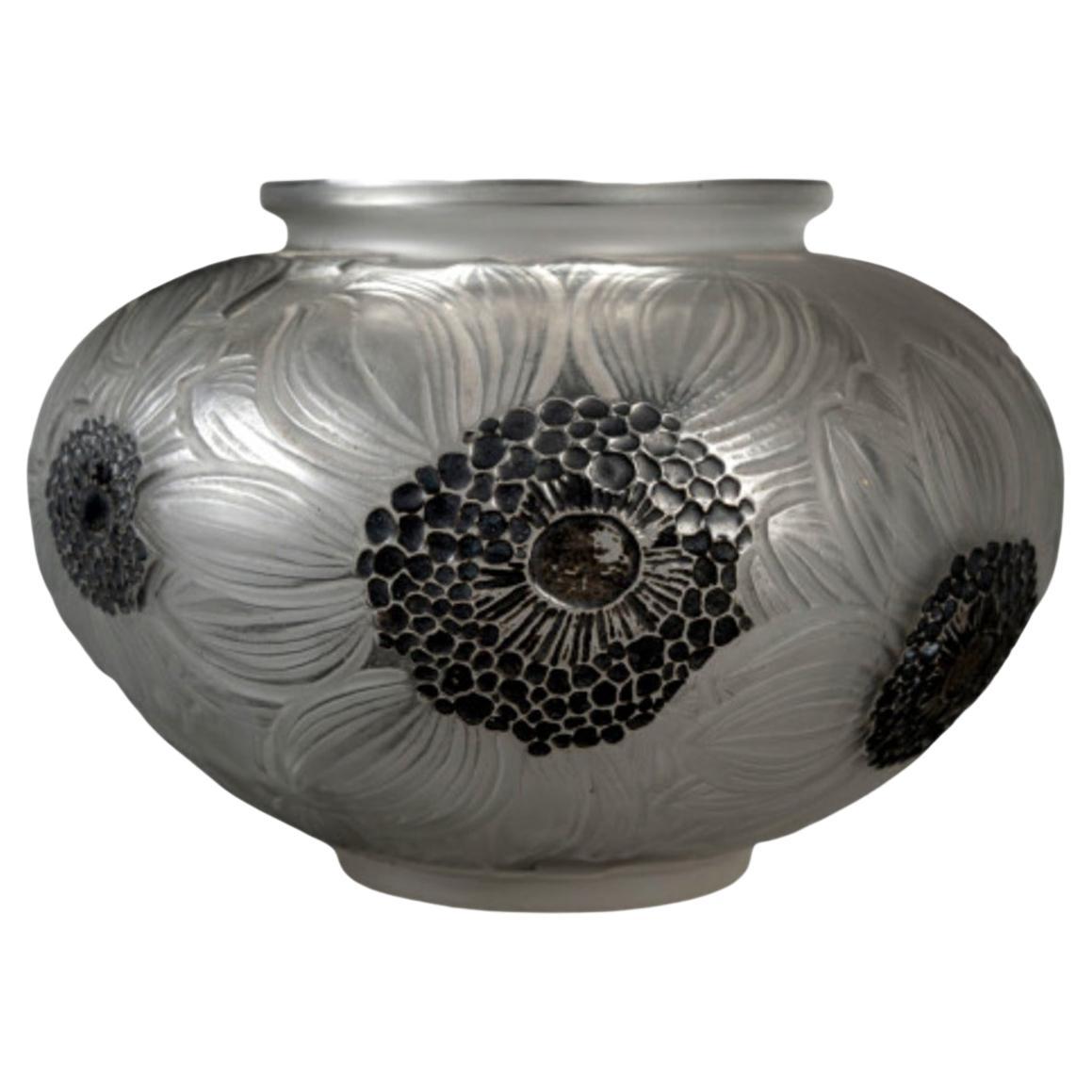 1923  René Lalique - Vase Dahlias