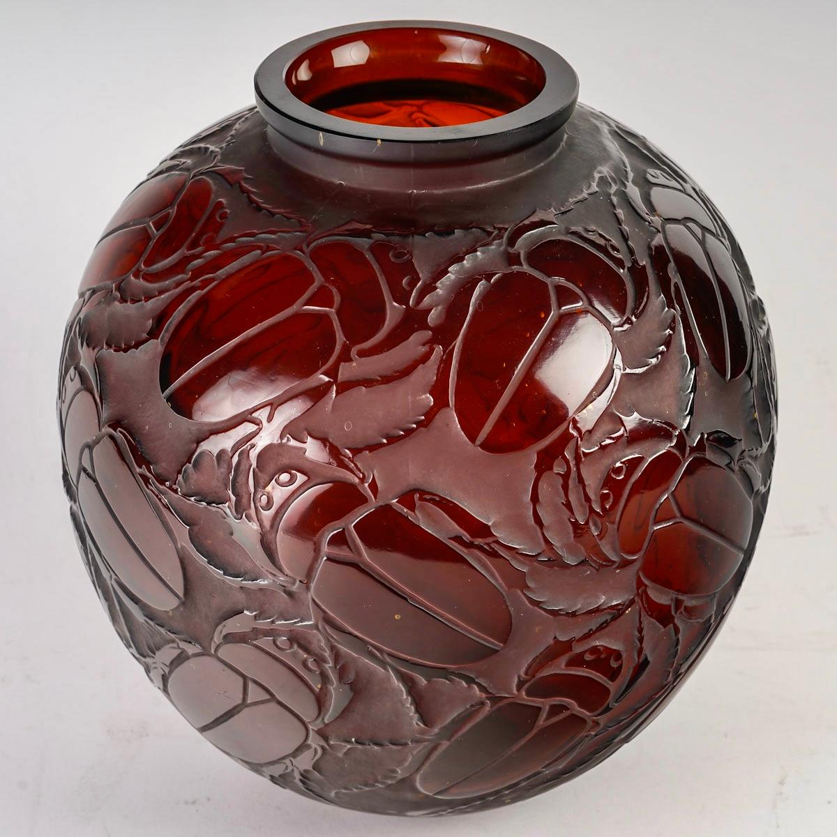Art Deco 1923 Rene Lalique - Vase Gros Scarabees Red Amber Glass Beetles For Sale