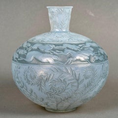 1923 René Lalique Vase Lievres Cased Opalescent Glass with Blue Patina Rabbits