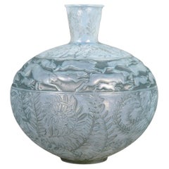 1923 René Lalique Vase Lievres Cased Opalescent Glass with Blue Patina Rabbits