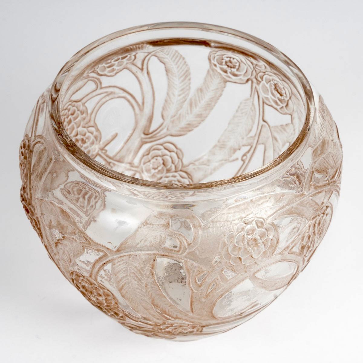 Art Déco 1923 René Lalique - Vaso in vetro Nefliers con patina seppia in vendita