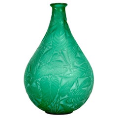 1923 René Lalique Vase Sauge Sage Emerald Green Glass with White Patina