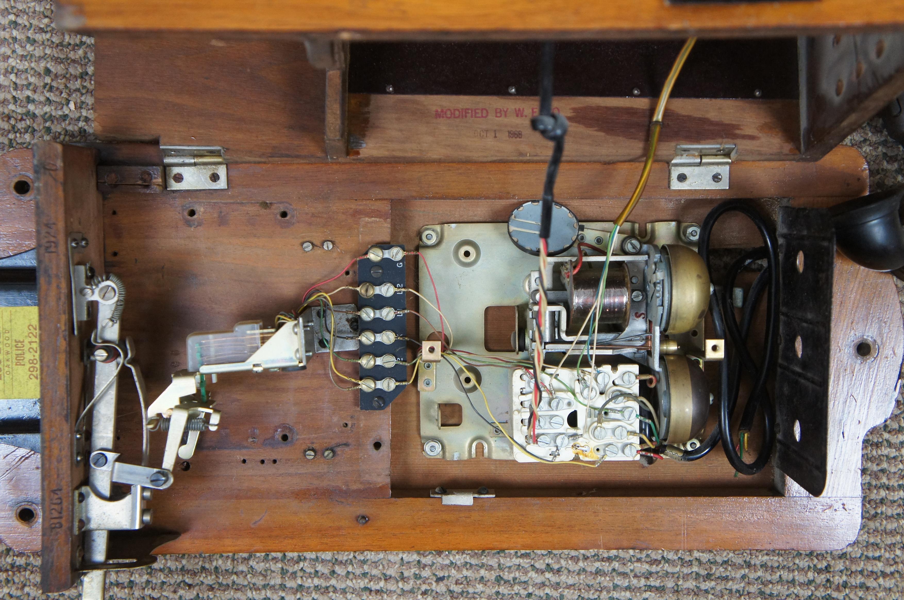 Hardwood 1924 Antique Oak Fyns Kommunale Telefonselskab Wood Wall Crank Telephone