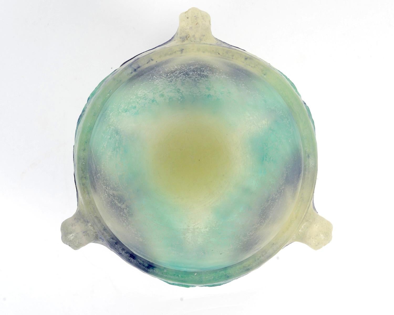 1924 Gabriel Argy-Rousseau Bowl Lotus Pate de Verre Glass (Geformt) im Angebot