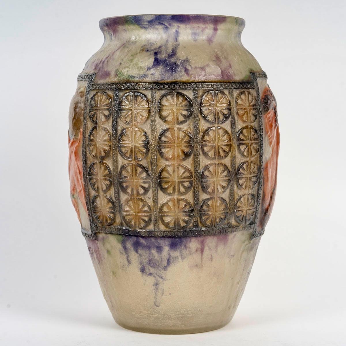 Stampato 1924 Gabriel Argy-Rousseau - Vaso libagione in vetro Pate De Verre in vendita